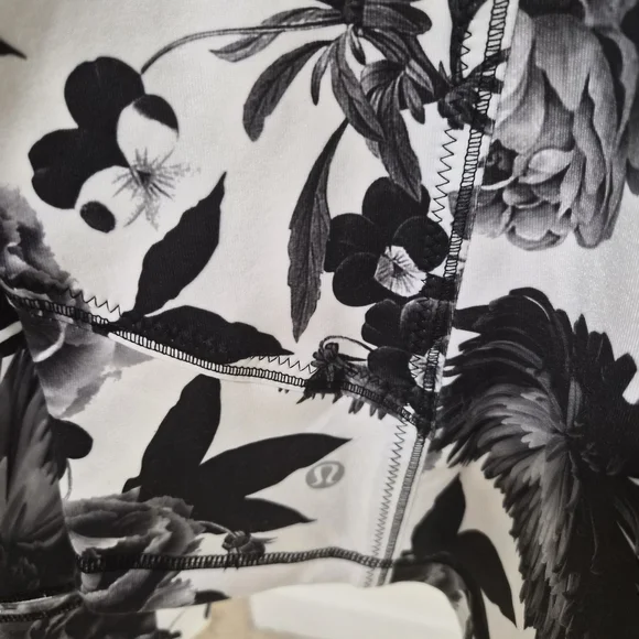LULULEMON Special Edition Floral Black and White Women's Jacket Size 10 NWOT - Picture 7 of 8